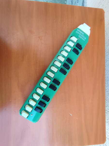 Clavieta vintage Hohner