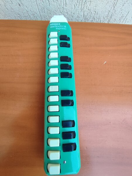 Clavieta vintage Hohner